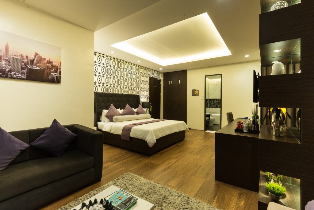 Welcome To Lenox Hotel Signature Suite